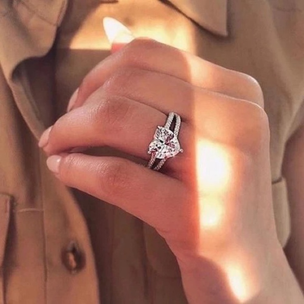 New Women’s 925 Silver Sweet Heart Diamond Ring